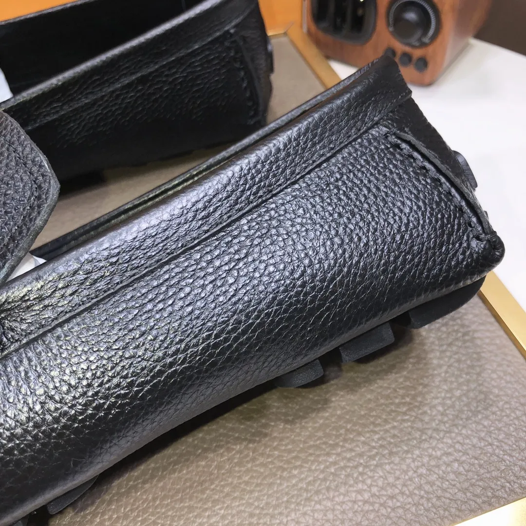 Men's men's shoes 💰420💰 [LV Doudou shoes] (water-dyed cowhide lining) new model is on the market, available on the official website. The new Doudou shoes are processed into single-color materials, and the uppers are made of imported cowhide material. The body of the shoe is fully hemmed with mark thread, and is lined with imported original cowhide leather. The elegant shoe shape is super suitable for all-matching, and the size is 38-44.